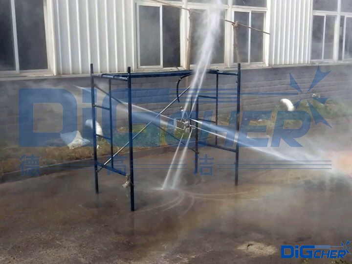 多晶硅還原爐鐘罩內(nèi)部清洗運行狀態(tài)