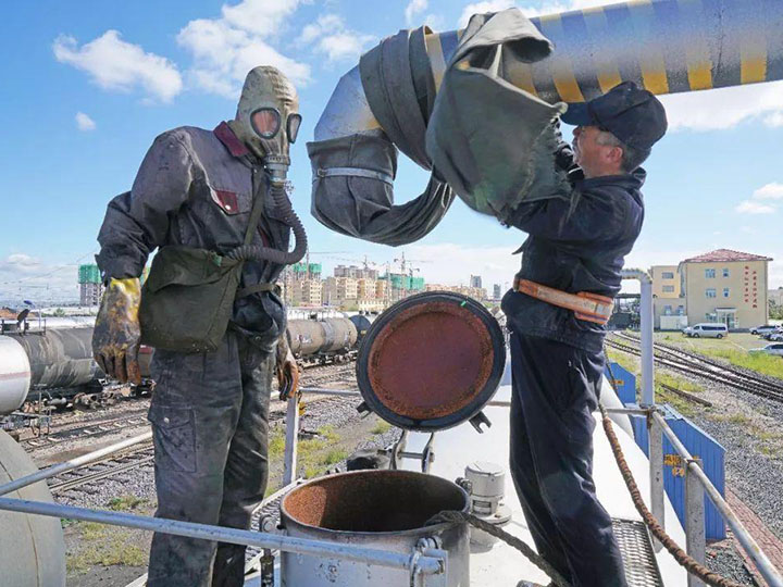 人工鐵路罐車(chē)清洗