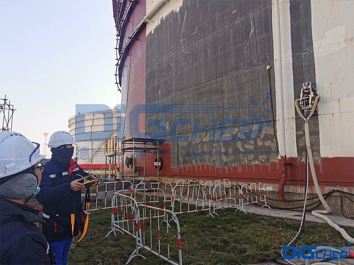 儲(chǔ)罐除銹機(jī)器人作業(yè)現(xiàn)場